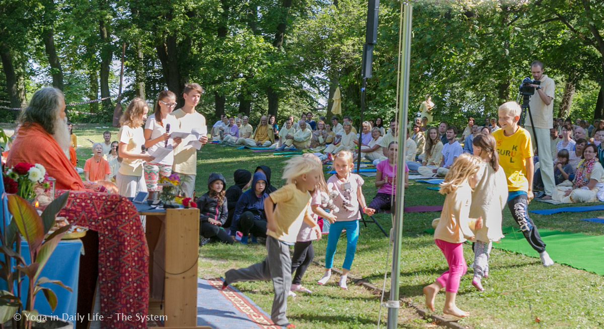 1U4A9634 E 15 8 2017 morning satsang