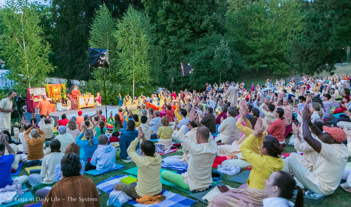 1U4A9755 E 15 8 2017 evening satsang