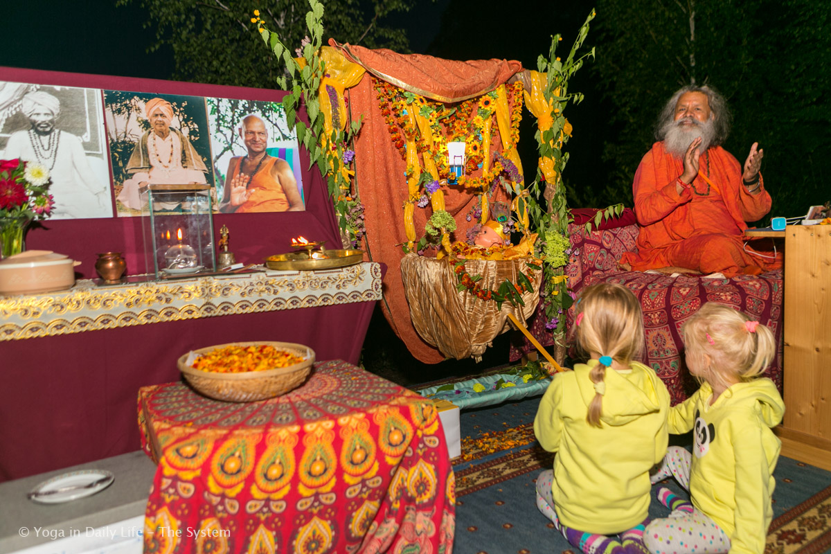 1U4A9776 E 15 8 2017 evening satsang