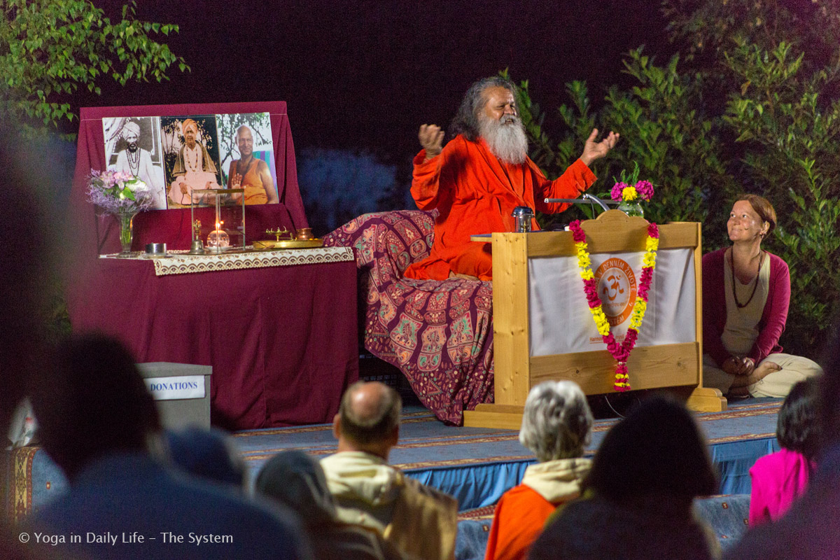 1U4A0008 E 17 8 2017 evening satsang 1