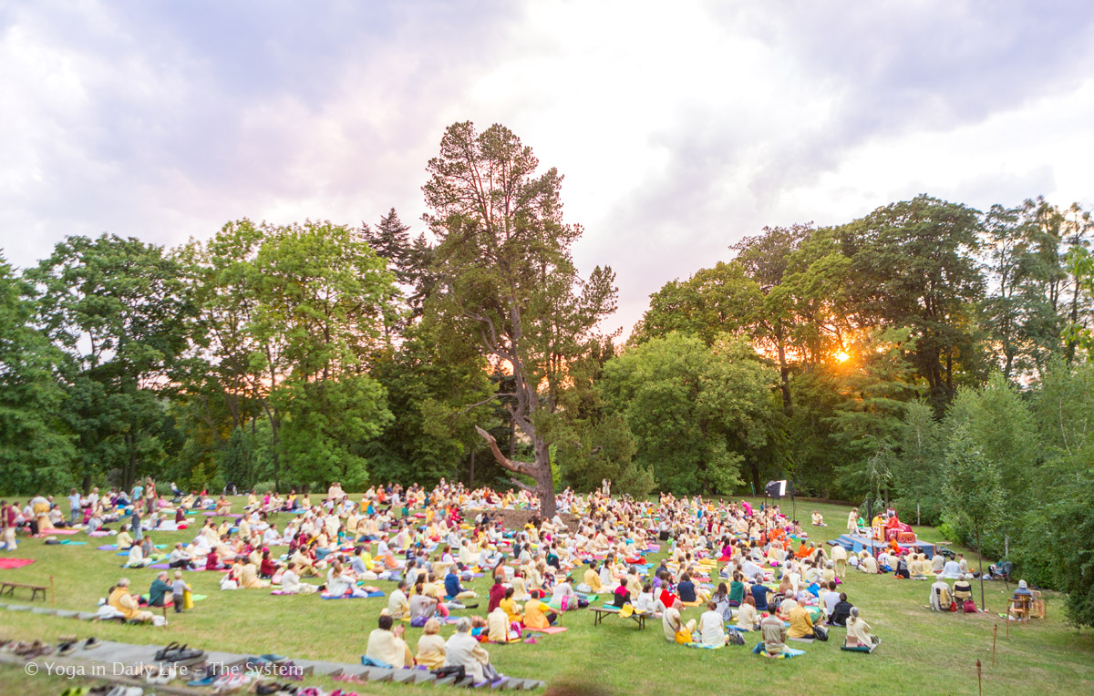 1U4A9942 E 16 8 2017 morning satsang