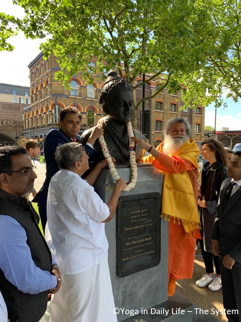 IDY 2019 Basaveshwara statue, London - flower garland ceremony 2019 06 21 Basaveshwara statue IDY flower garland ceremony