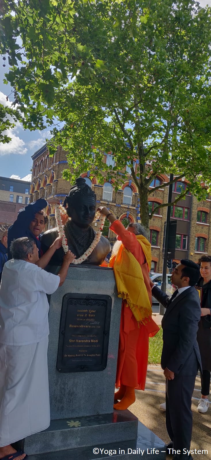 IDY 2019 Basaveshwara statue, London - garland ceremony 2019 06 21 Basaveshwara statue IDY garland ceremony