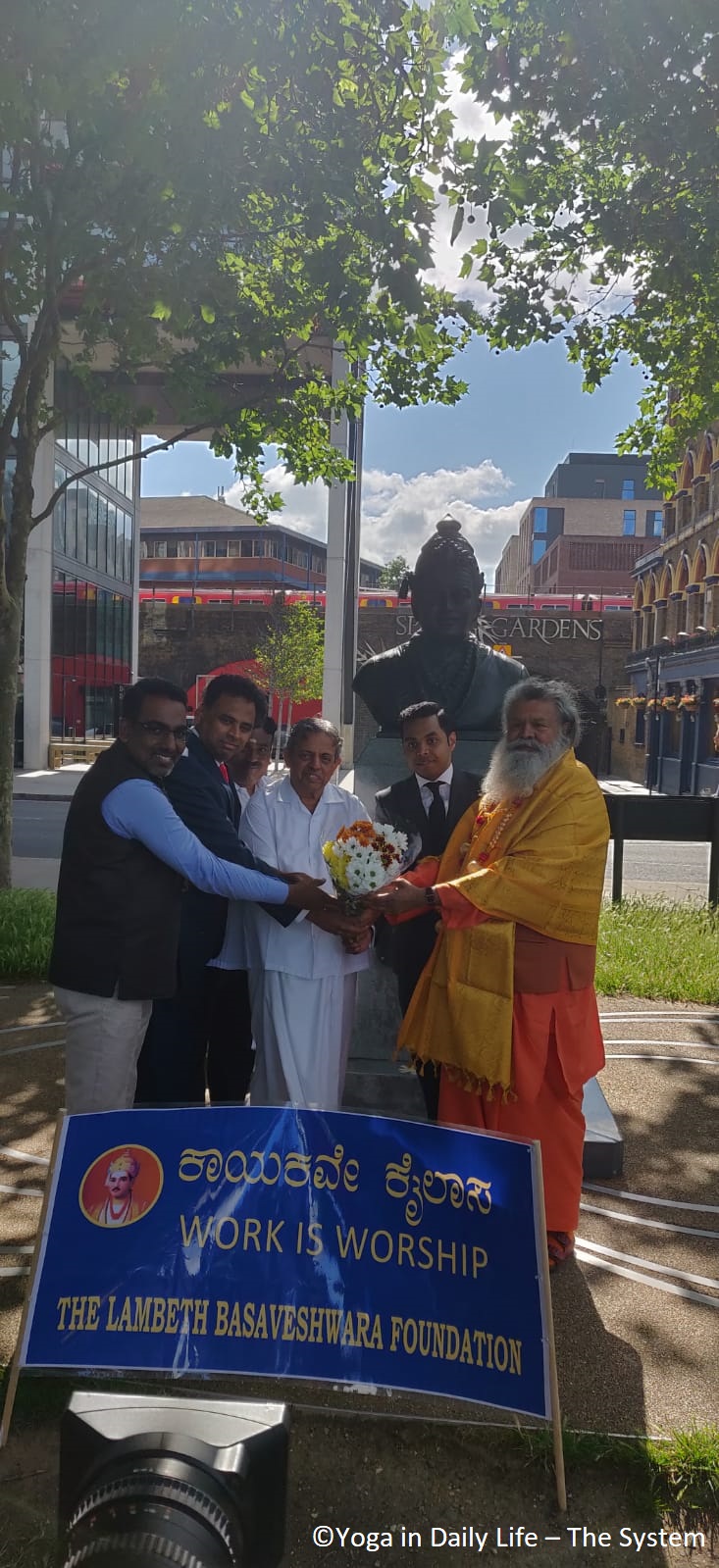 IDY 2019 Basaveshwara statue, London - prayer ceremony 2019 06 21 Basaveshwara statue IDY prayer ceremony