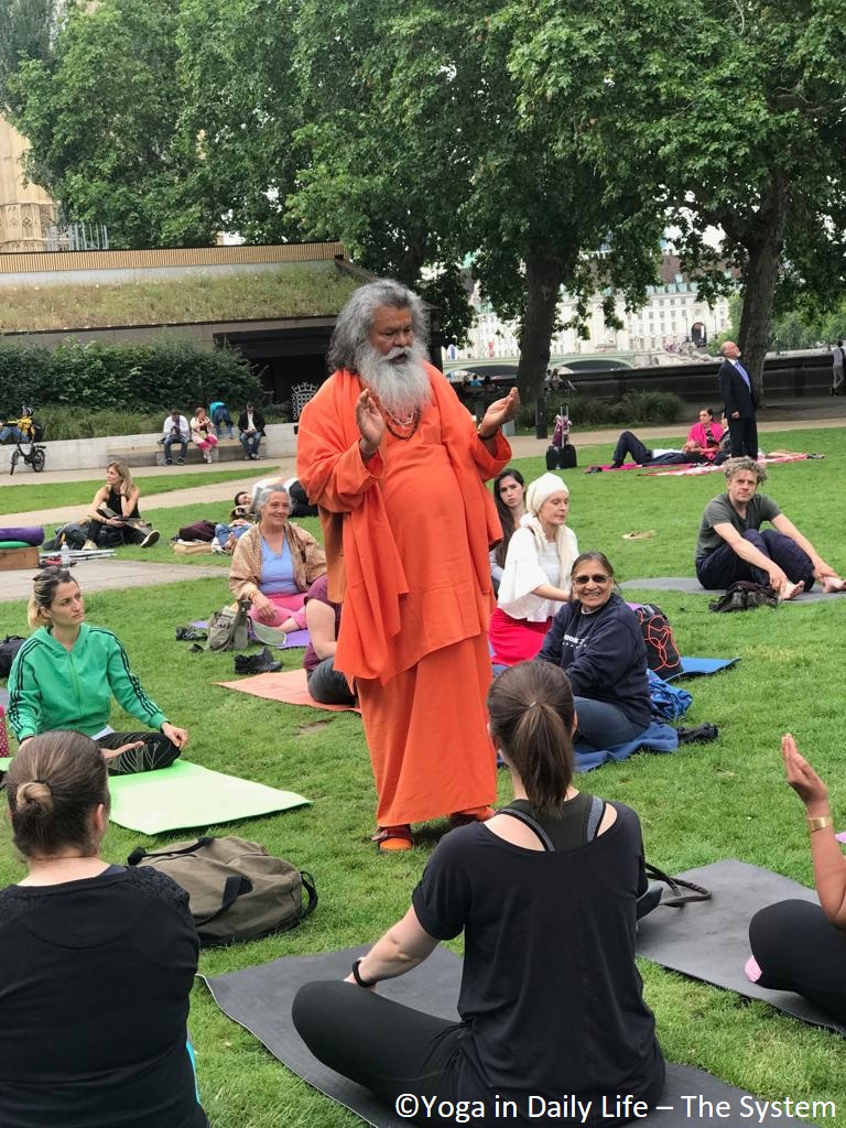 IDY 2019 Victoria Tower Gardens, London - Vishwaguruji leading yoga practice 2019 06 21 IDY London Victoria Tower Gardens Vishwaguruji leads yoga practice