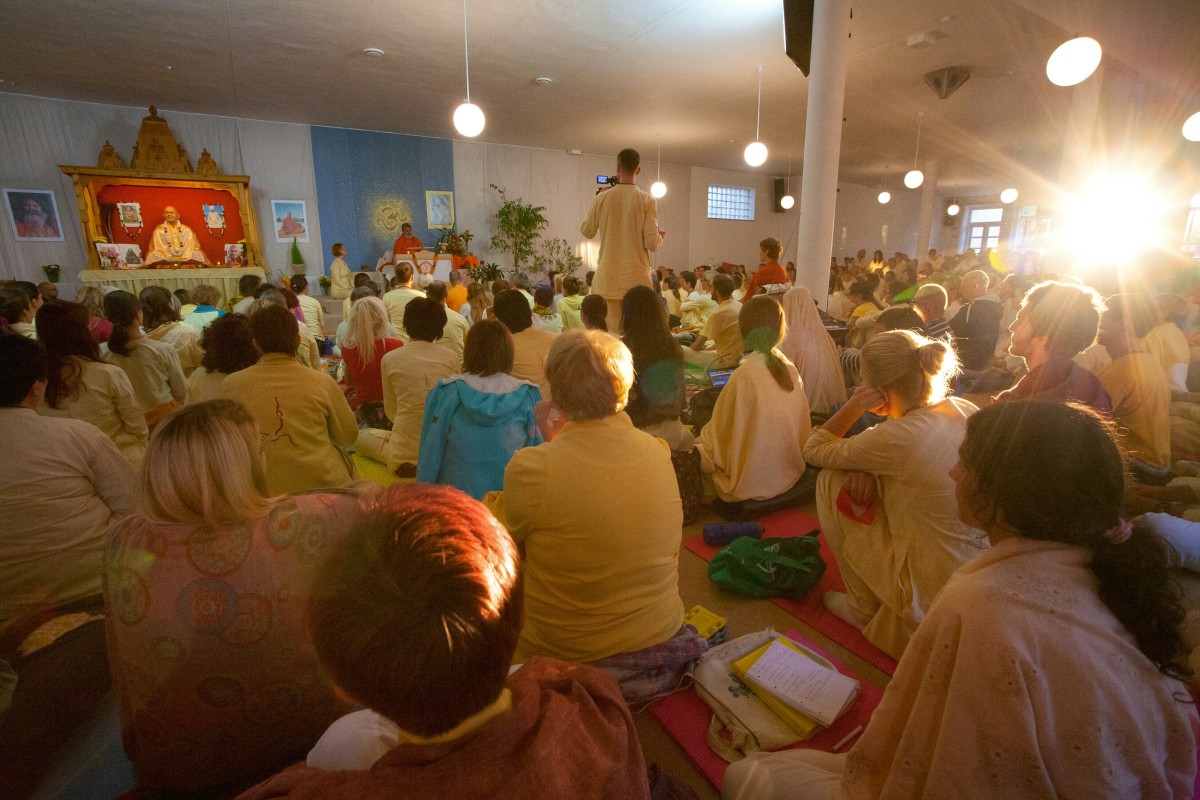 satsang-Swami-Maheshwarananda