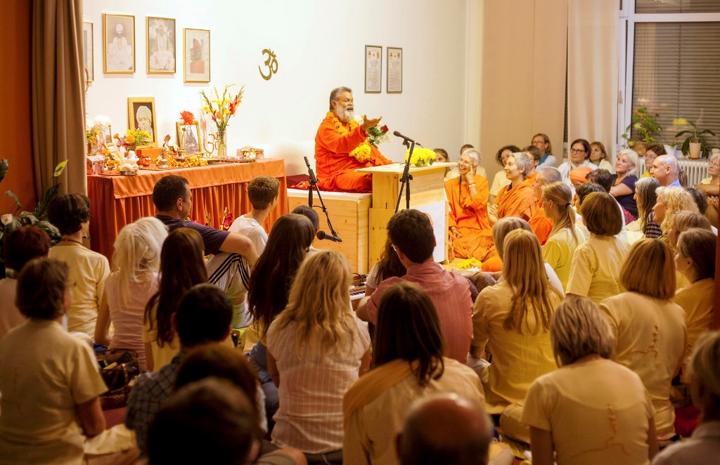 Swamiji in Villach 2014 3